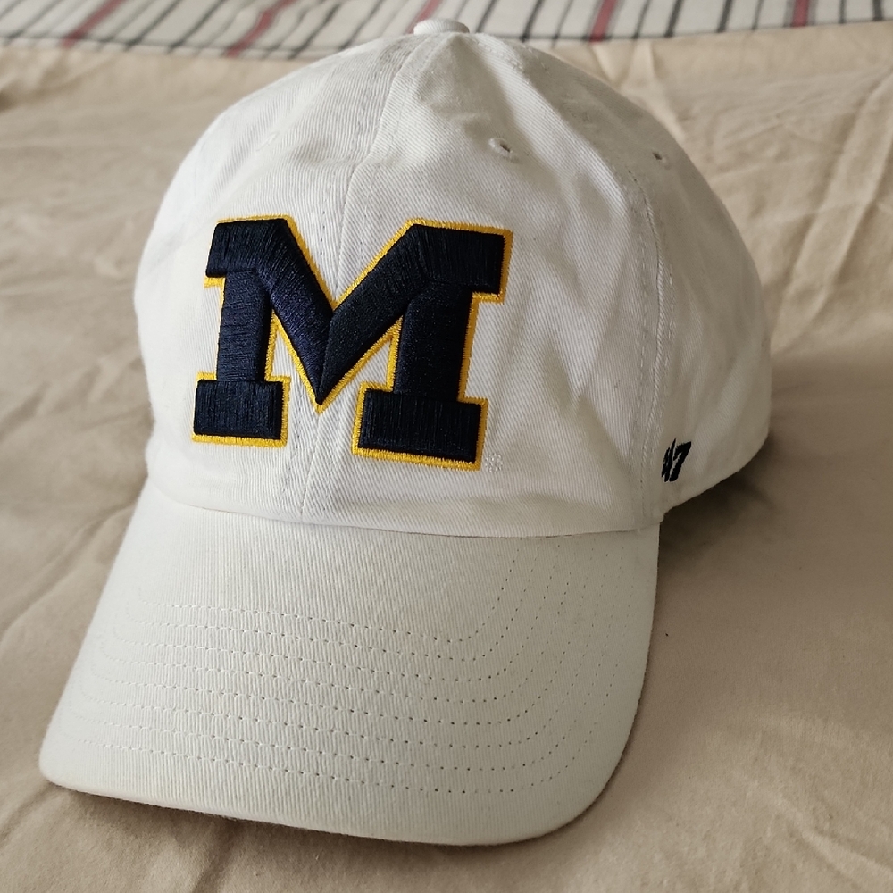 47 O Of M Michigan White Cap  Baseball Hat